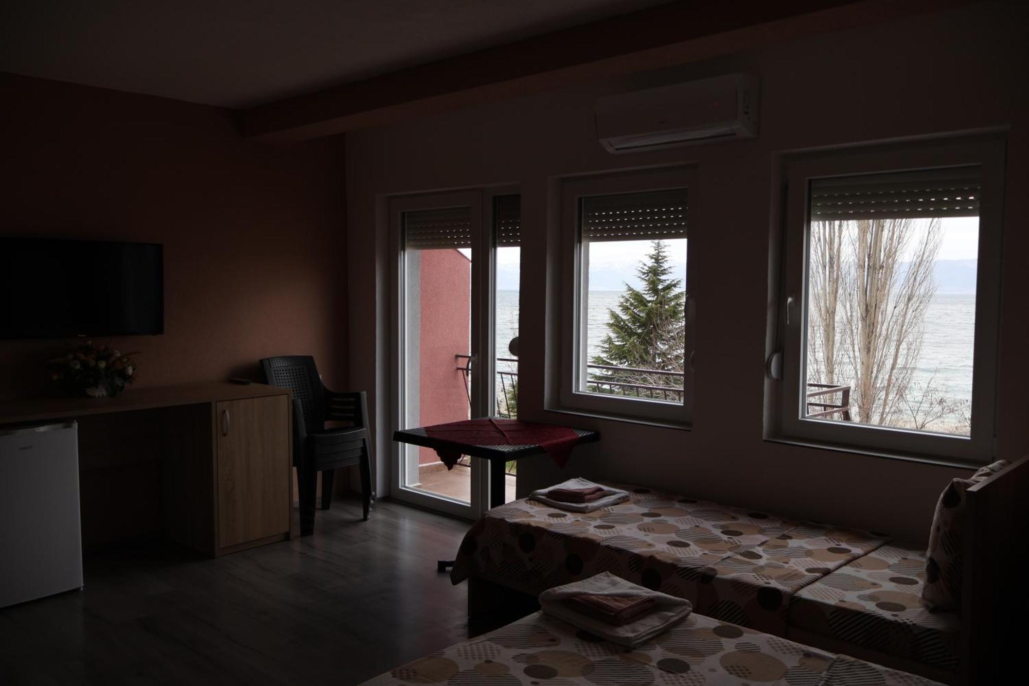Ajkoski Apartments Peštani מראה חיצוני תמונה
