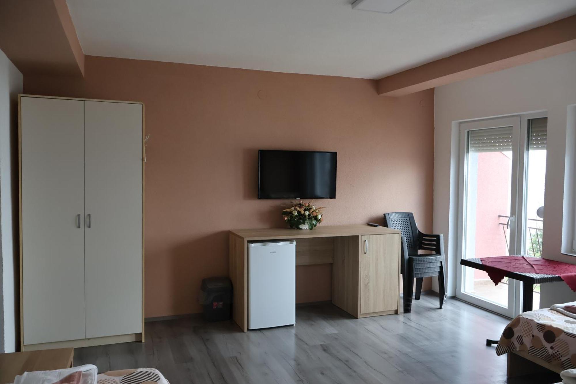 Ajkoski Apartments Peštani מראה חיצוני תמונה