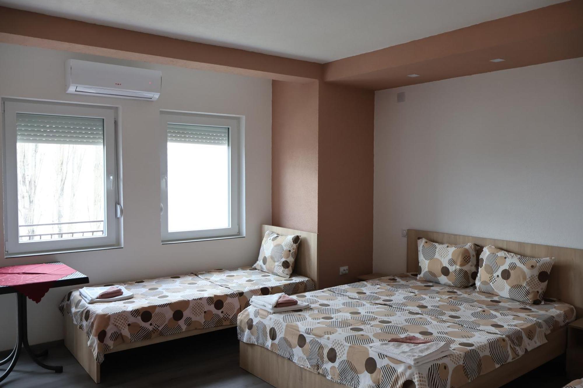 Ajkoski Apartments Peštani מראה חיצוני תמונה